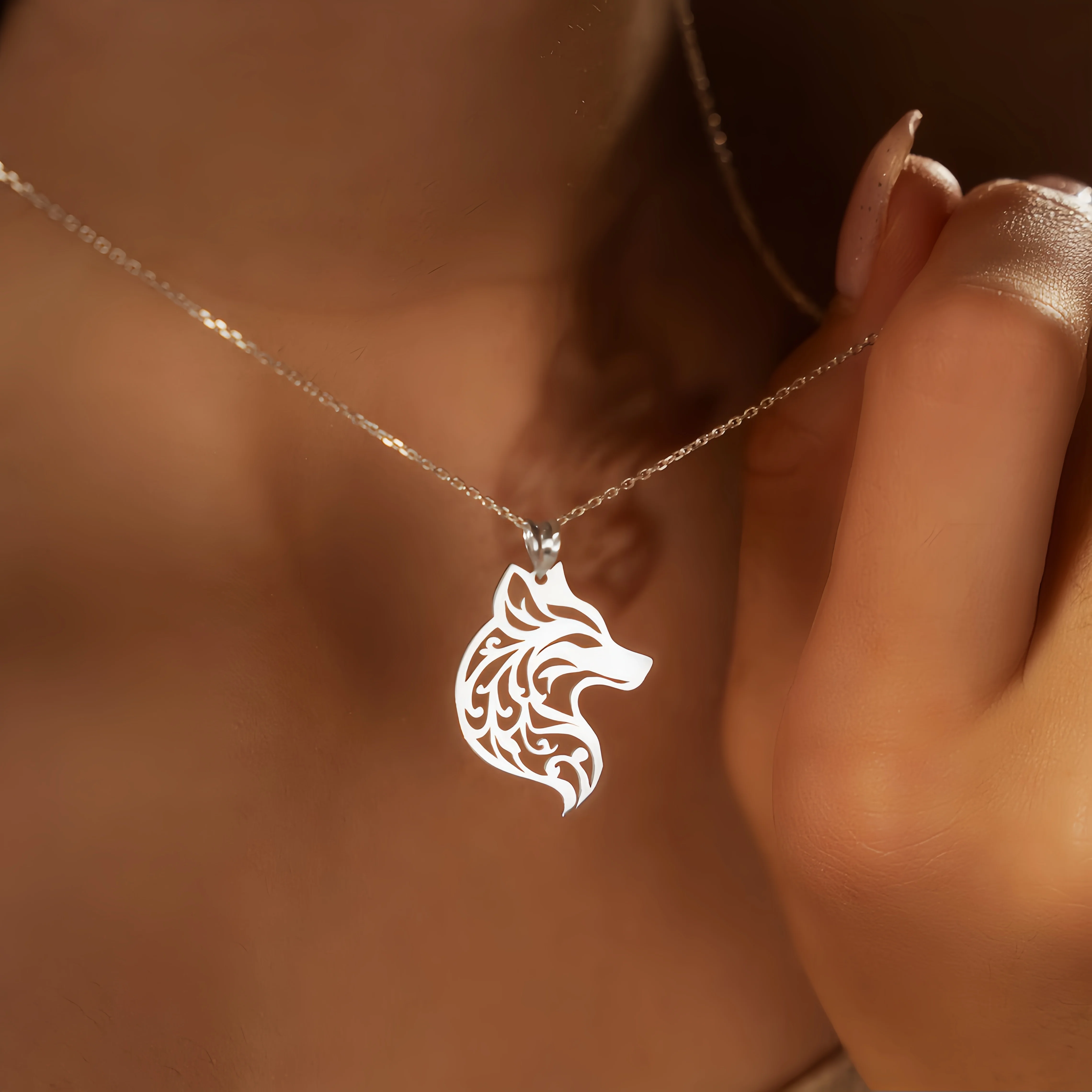 الذئب قلادة القلائد للنساء الرجال زوجين الفولاذ المقاوم للصدأ فريد مجوهرات بأشكال حيوانات المختنق مجوهرات هدايا عيد الميلاد 2025