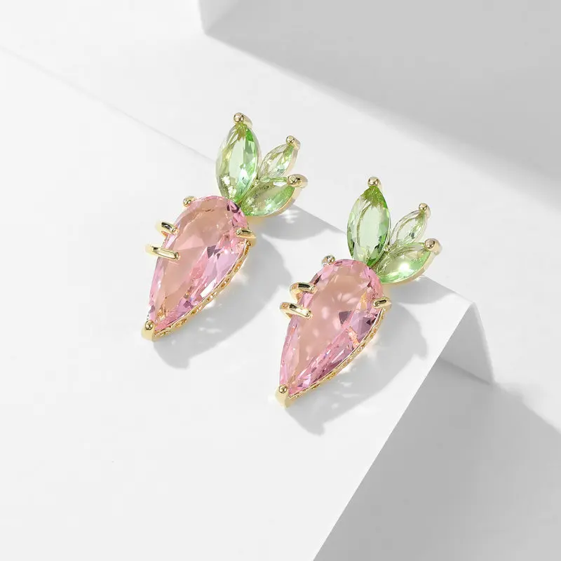 High-end, niche and girlish simple fruit earrings, fashionable and niche design, high-end transparent zircon carrot stud earring