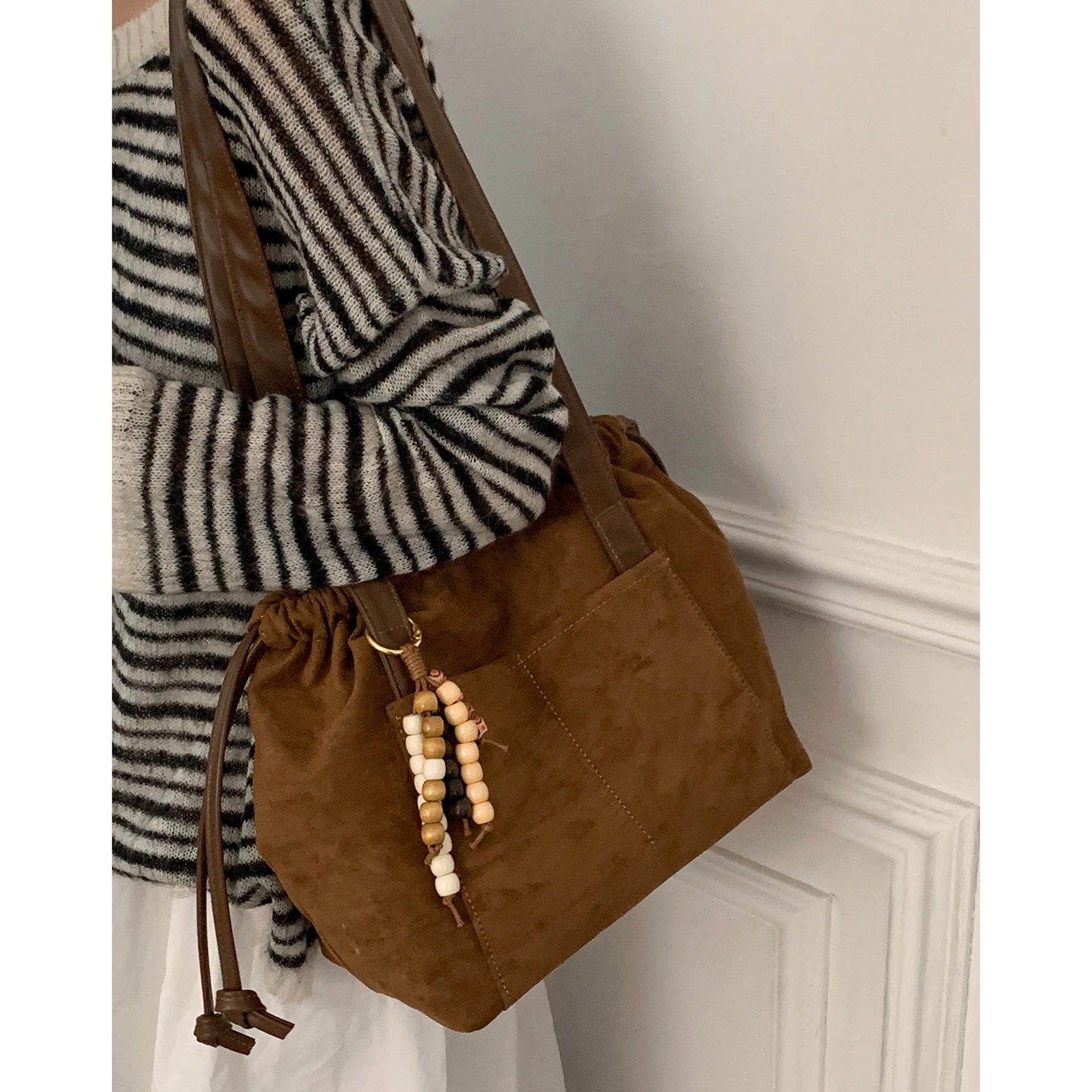 

Autumn Winter Suede Large Capacity Bag for Women 2025 New Fashionable Retro Fold Tote Versatile Underarm Bags