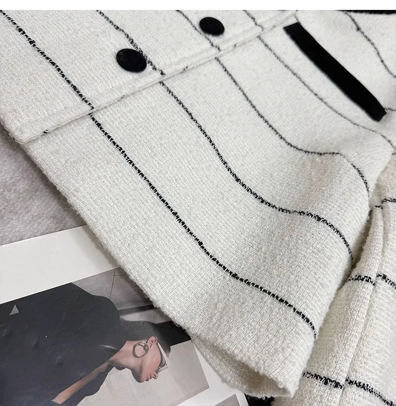 Small Fragrant Wind Elegant Thick Tweed Short Coat Autumn New Women's Stripe Long sleeved Standing Neck Equestrian Jackets