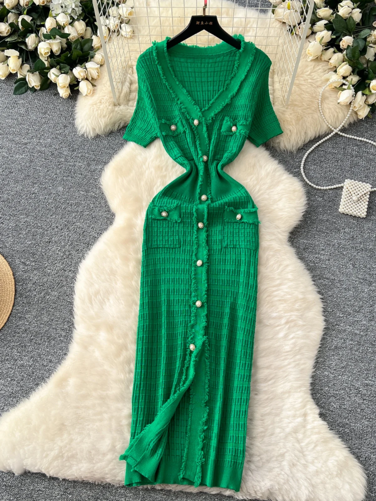 Printemps Faion taille haute a-ligne tricoté Dr métal bouton unique coupe ajustée v-ne rétro Sle trajet Version coréenne Midi Dr