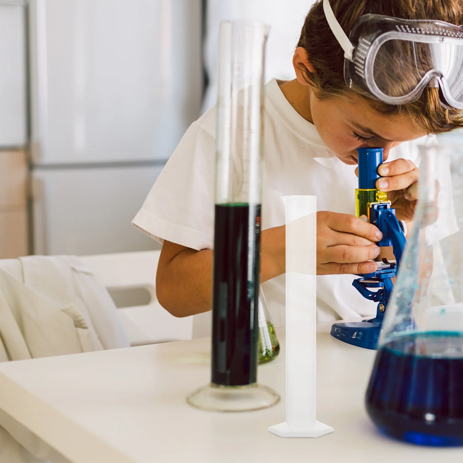 

100Ml Plastic Graduated Cylinder Science Measuring Beaker Lab Test Tube Flask Home Use Stable Base Easy Pouring Non-Wetting