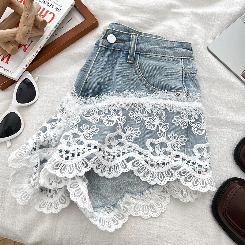 2025 여성 봄 여름 신상 섹시 핫걸 슬림 A라인 와이드 핫팬츠 스윗 레이스 스플라이싱 데님 숏팬츠