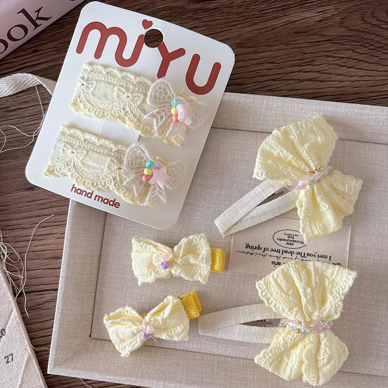 

Girls Bangs Clips Buttercup Yellow Fabric Lace Trim Korean Hair Clips Non-Slip Snap Clips Mother-Daughter Set 2pcs