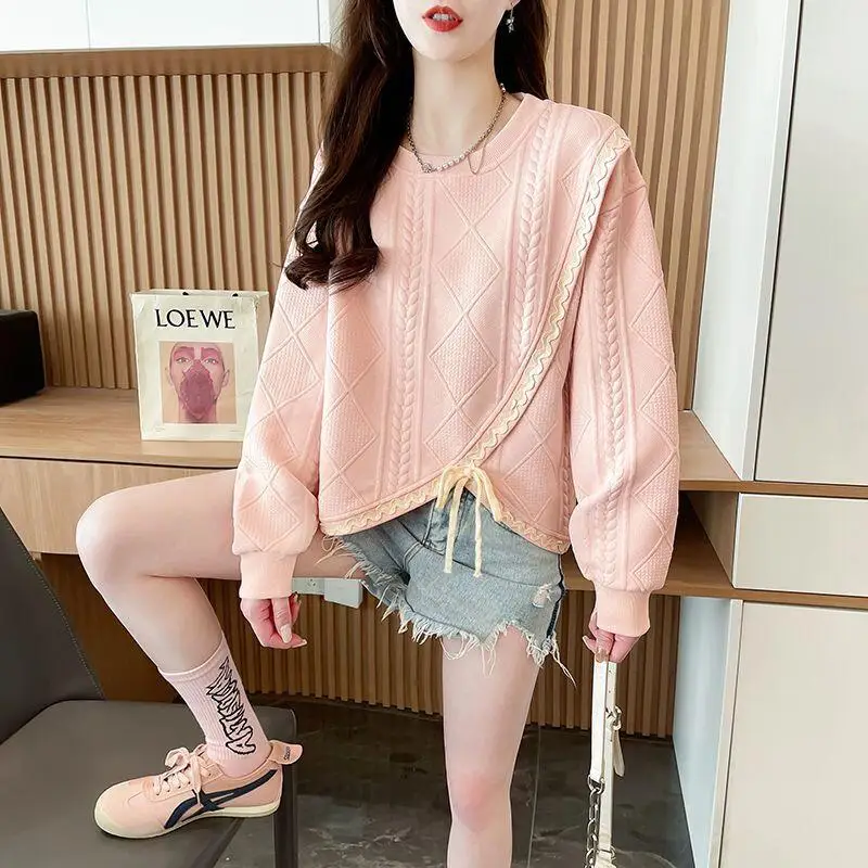 2026 Autumn Winter New Women Fashion Light Luxury Design Sense Irregular Slit T-Shirt Loose Small Short Design Sense Niche Tops