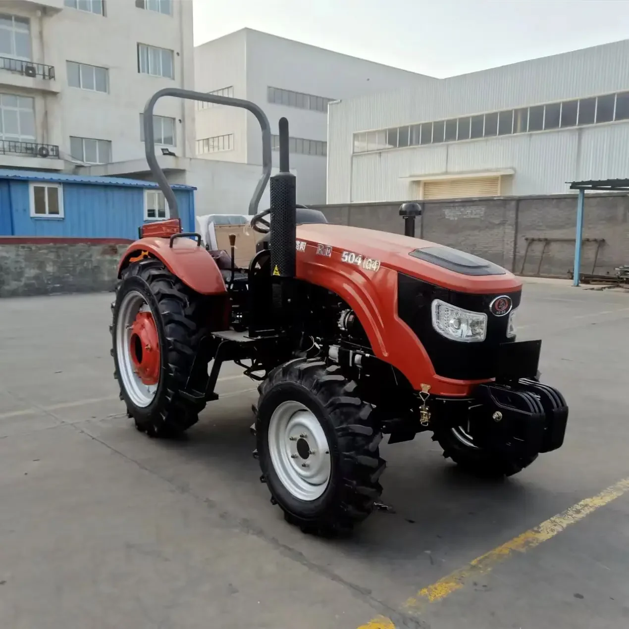 Pabrik dengan lampiran 50Hp 4X4 traktor pertanian kecil untuk pertanian