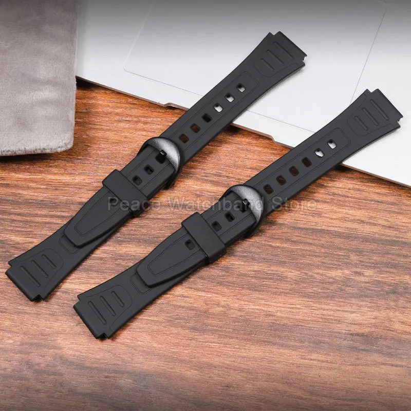 ​ ​ Cinturino per orologio in resina nera premium con connettore convesso da 18 mm per modelli Casio AW-82 F-84 W-217H/F-94W Resistenza agli urti ​ ​   Cinghia