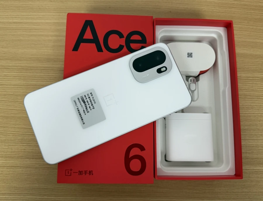 Unlocked Oneplus Ace 6 5G Smart Phone 6.83‘’ AMOLED Screen 7800mAh Battery 120W Super Charge 50MP Main Camera NFC Google Play