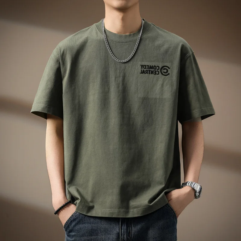 เสื้อยืดแขนสั้นพิมพ์ลายอินเทรนด์สําหรับผู้ชายฤดูร้อน 2025 ใหม่หลวมยืดหยุ่นระบายอากาศเสื้อผ้าผู้ชายระดับไฮเอนด์