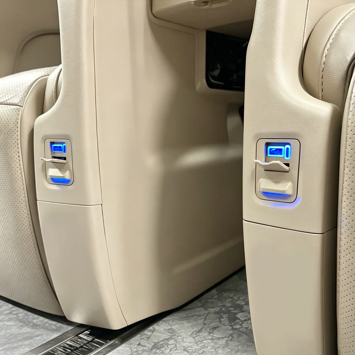 Car Rear Seat Charger Ambient Light USB+PD Armrest Box Charging Port Fast Charger for Toyota Alphard Vellfire 30 Series 15-22 view 4