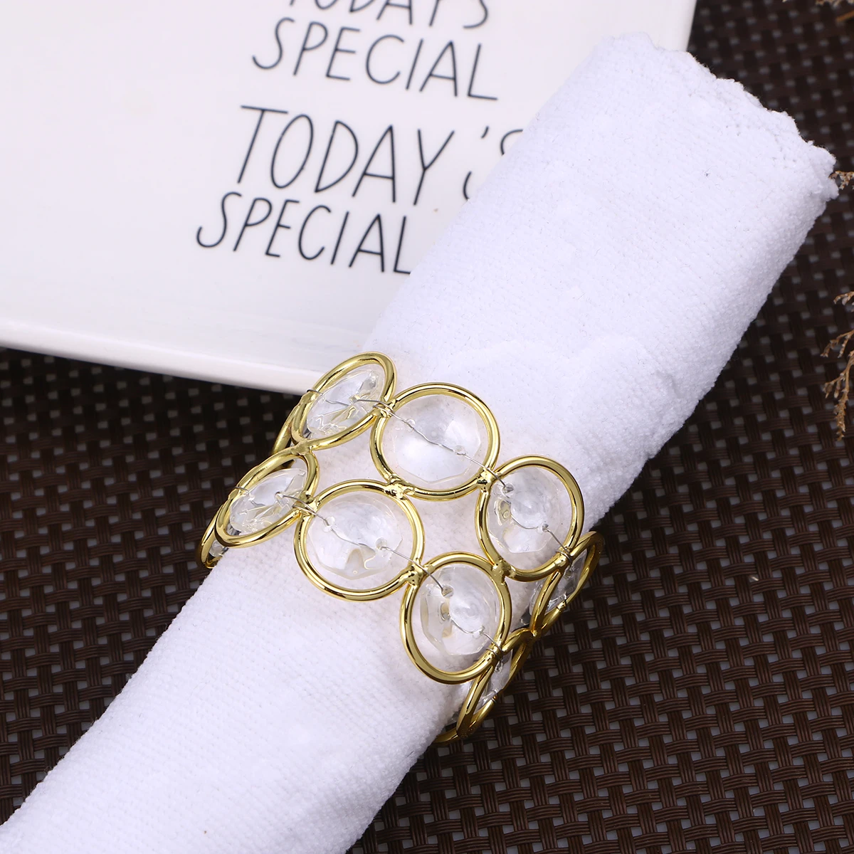 

6pc Crystal Metal Napkin Rings Golden Beads Decorative Holders for Wedding Party Table Elegant Kitchen Bar Accessories
