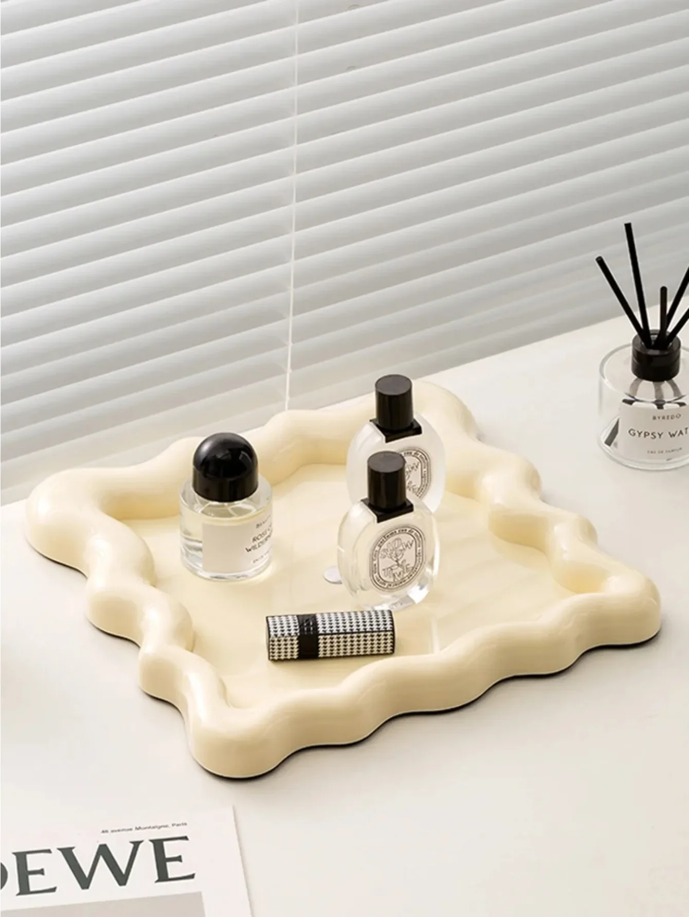 Morden Wave Storage Tray Makeup Storage Plate Square Ripple Tray Jewelry Organization Deskstop Ornament Tea Table Decoration