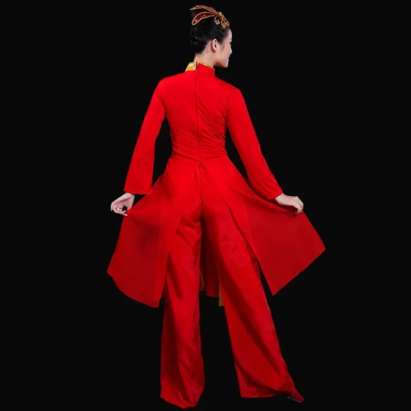 النمط الصيني الكلاسيكي يانغكو ساحة أداء الرقص زي أنيق التقليدية الشعبية يانغكو مروحة الرقص وتتسابق بدلة هانفو