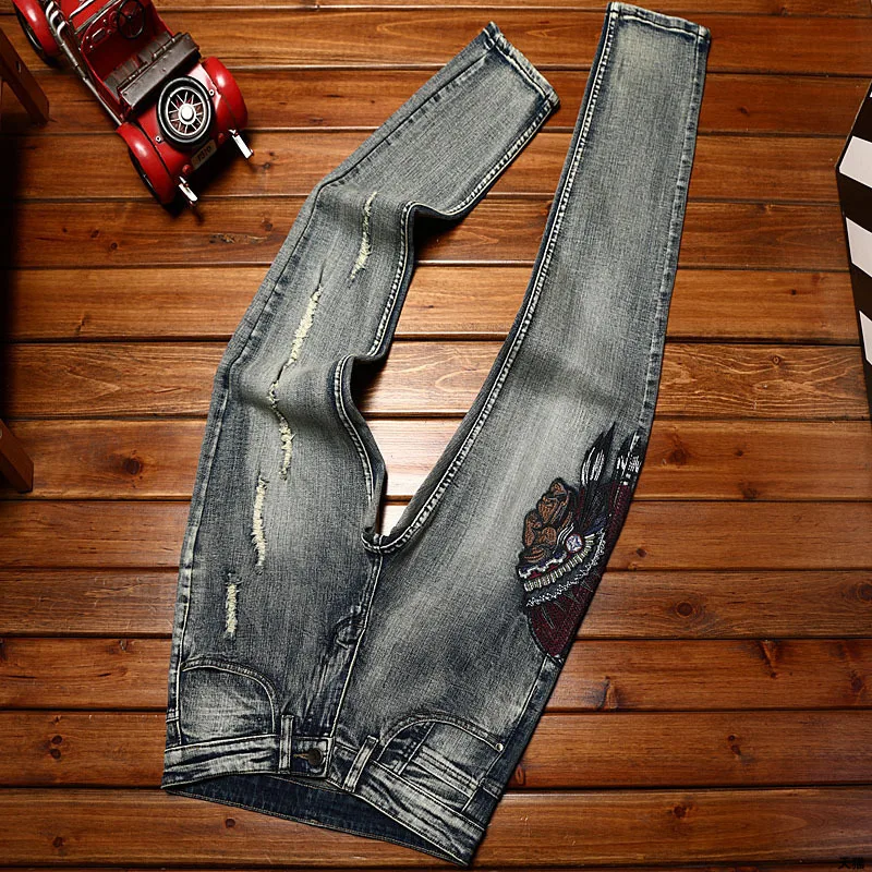 New Embroidered Perforated Light Luxury High end Jeans Men Elastic Fashion Brand Slim Fit Fashion High Street Casual Denim Pants