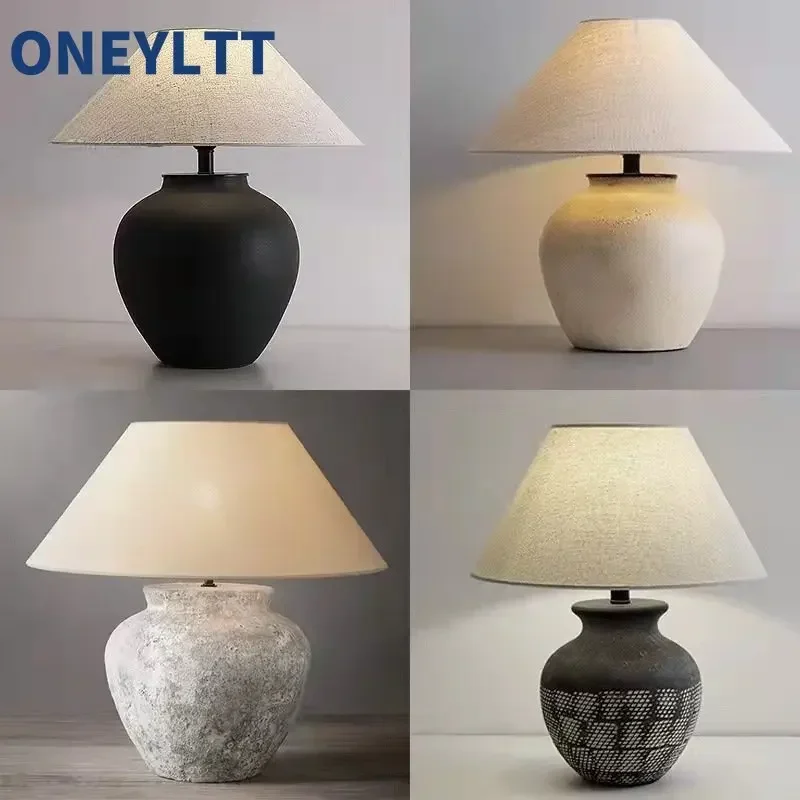 

Ceramic LED Table Lamp Northern Europe Retro Linen Lampshade Creative Bedroom Living room Bedside Lamp Hotel Decoration Lamp