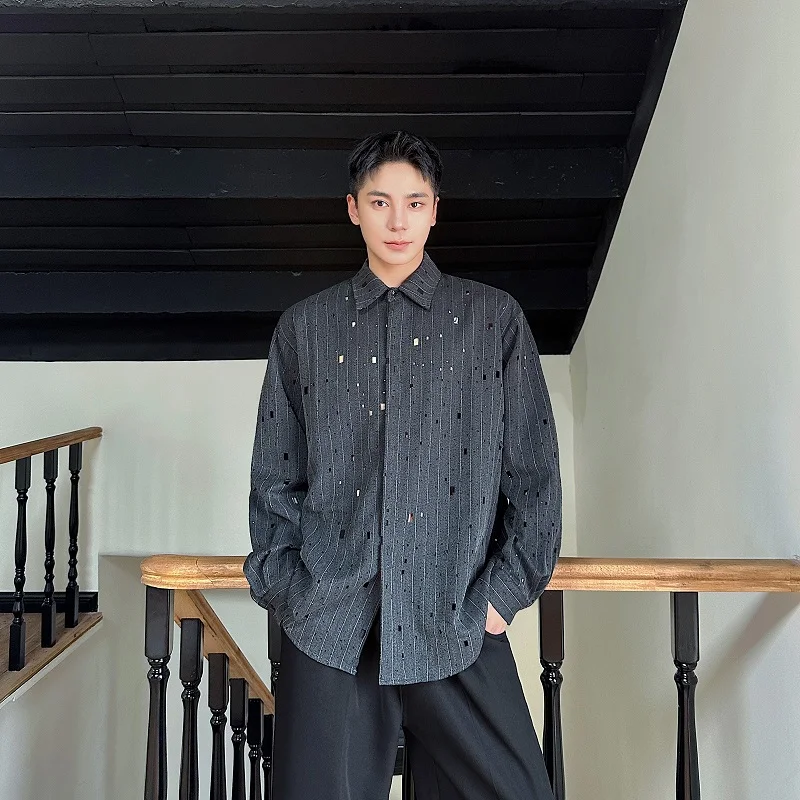 

Autumn Spring Deep ey Stripe Collar Long Sve Men's irt Trendy Brand Hole Design High-End Feeling Casual Youth Faion