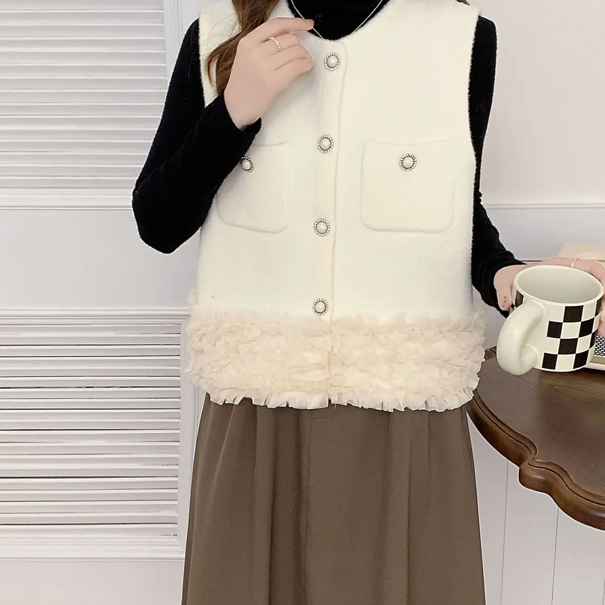 Chic Design Lace Ruffle Vests Women Single-breasted Cardigan Sleeveless Waistcoat Black White Jacket Spring Autumn Outerwear