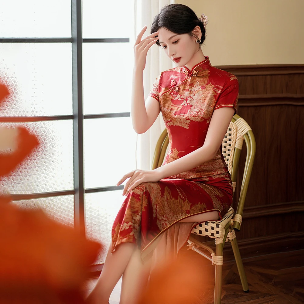 Qipao Vrouwen Jurk Klassieke Rood Goud Qipao Jurk in Faux Zijde Vlek voor Vrouwen Chinese Cheongsam Bruiloft Uitvoeren