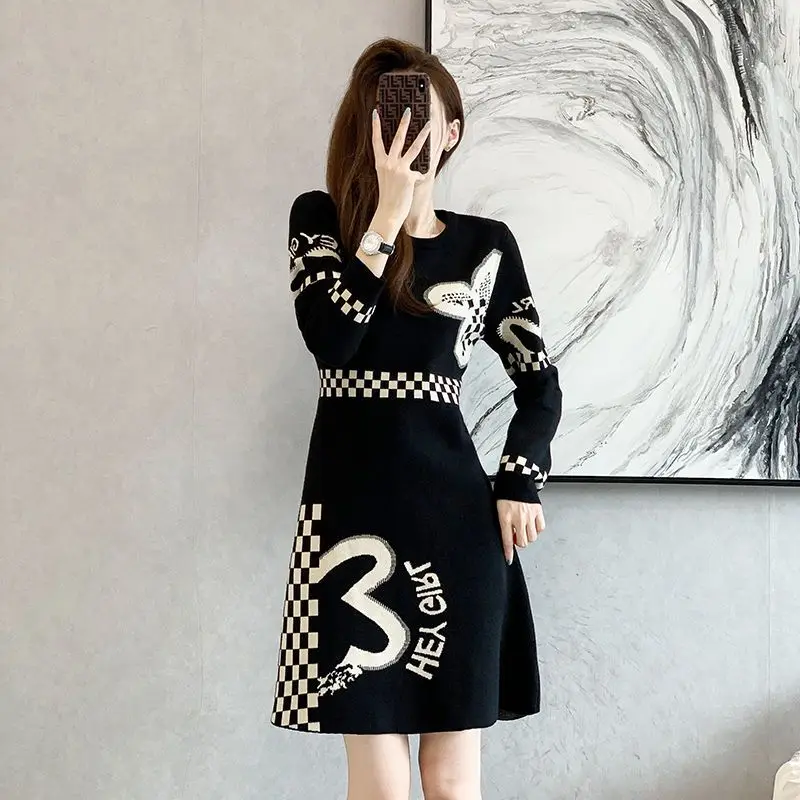 Women Clothing Trend Plaid Knitting O-neck Long Sleeve Dresses Winter Elegant Letter Slim Pullover Knitted Dress Femme Fashion