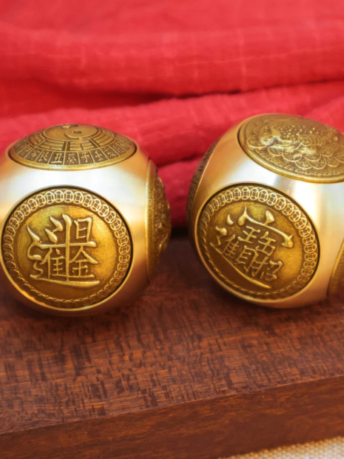 Brass Fortune Rotation Cube Spinner Ox Luck Six Sides Round Ball Fidget Toy Stress Relief Hand Play Desktop Gift Ornament