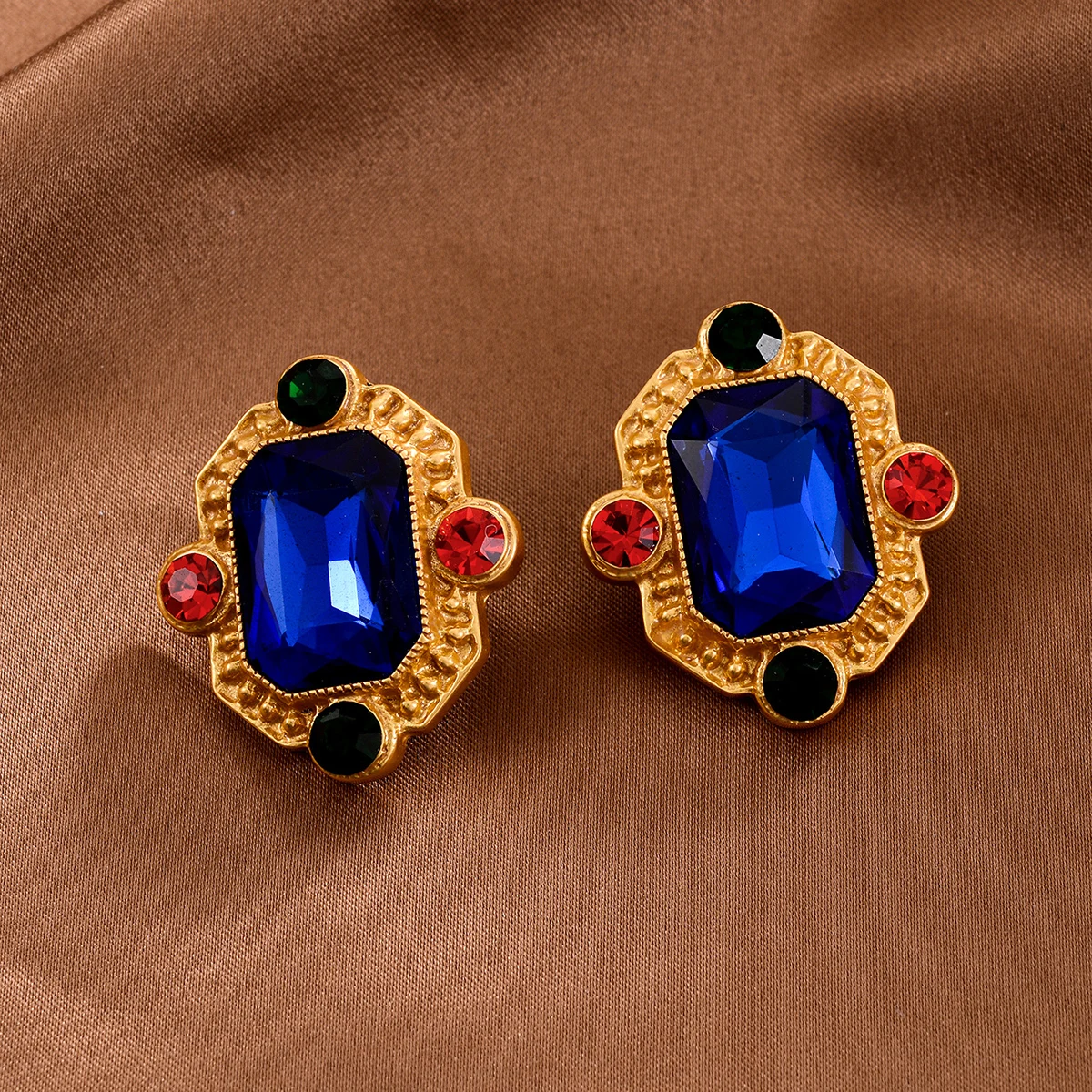

etro Geometric Blue Rhinestone Stud Earrings with Red Green Crystal Accents - Gold Plated Luxury Party Jewelry Gift