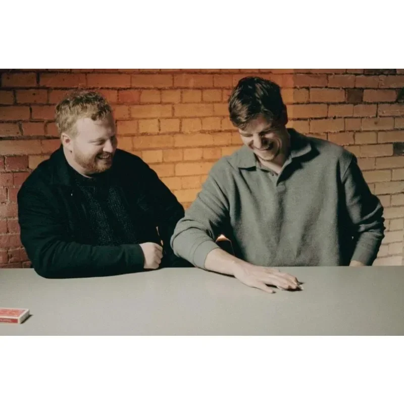 

НЕВЕДЕЛИЙ Невидимый трюк профессионального класса для трюков с предсказанием карток. Палуба для иллюзии Renown Stage и крупным планом Brainwave.