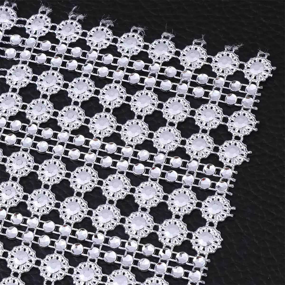 1 ヤード 16 行クリスタルリボンメッシュラップフェイクラインストーン花の形の装飾結婚式ブライダルシャワー誕生日パーティー花瓶ケーキ