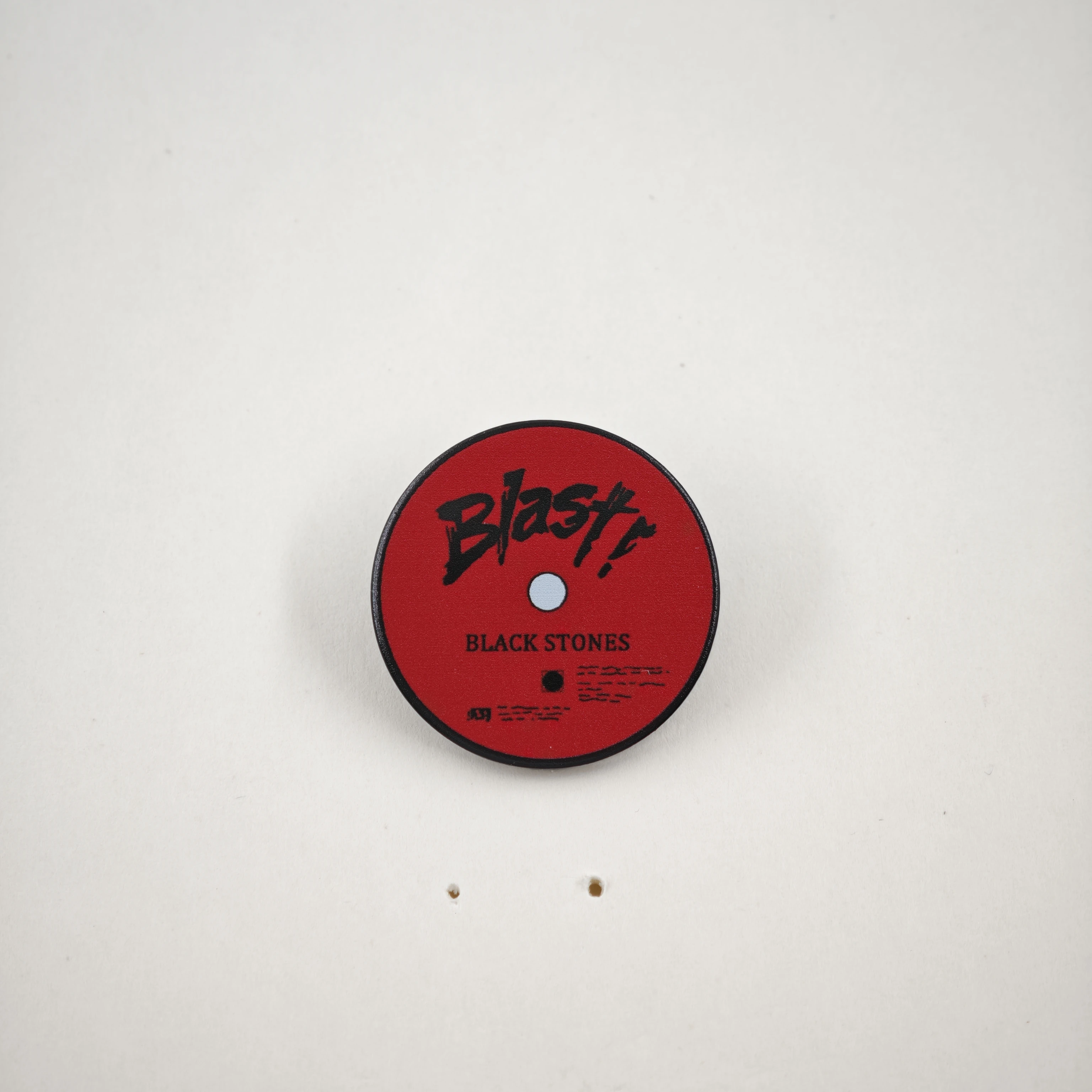 Anime NANA Brosche Black Stones BLAST Logo Metall-Abzeichen Rote Vinyl-Schallplatte Emaille-Pin Punk-Fan-Geschenk – Detail 12