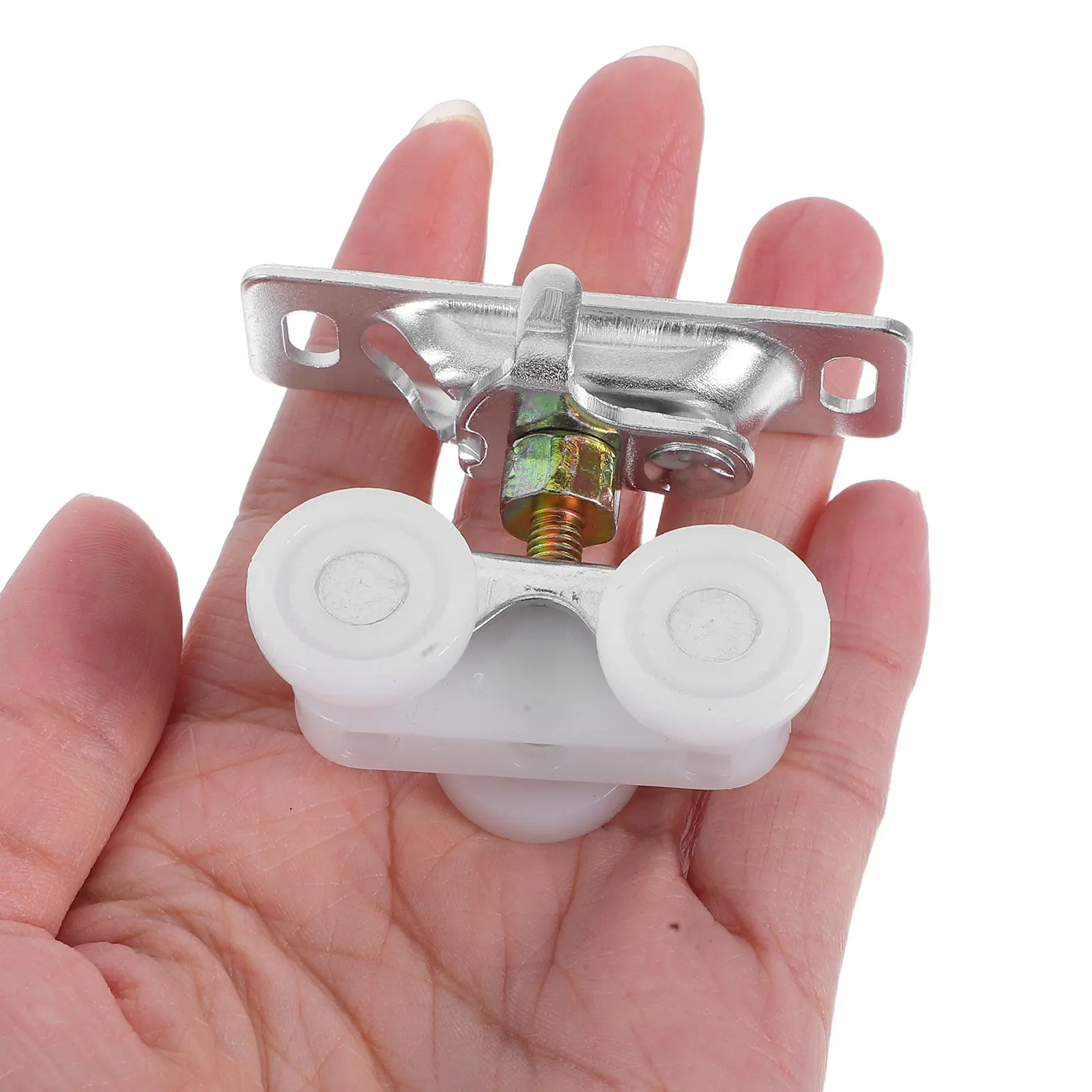 

Комплект роликов для раздвижных дверей автодомов и кемперов с винтами и отверткой: надежная и стабильная замена механизма