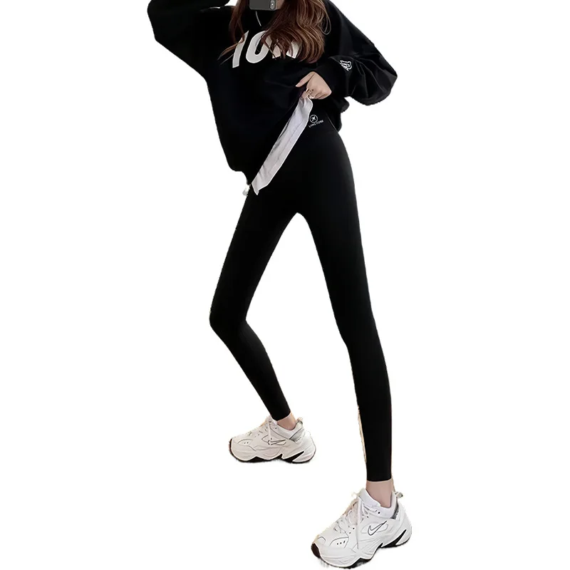 กางเกงโยคะเอวสูงทรงเข้ารูปสำหรับผู้หญิง แฟชั่นข้ามพรมแดน กางเกงหนังบาร์บี้ สวมใส่กลางแจ้ง ฤดูใบไม้ผลิ ฤดูร้อน