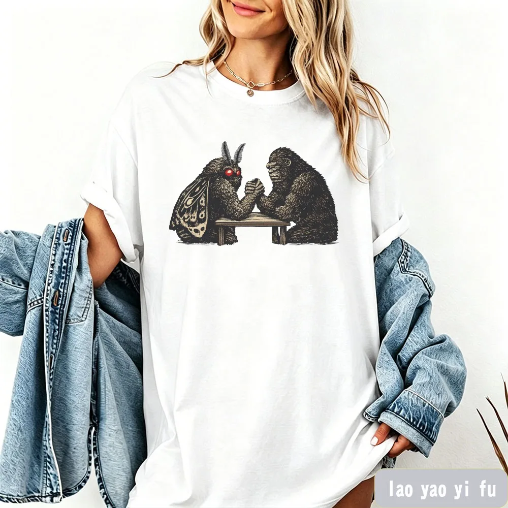 Bigfoot Vs Mothman T Shirt Funny Cryptid Arm Wrestling Tee Women Retro Weirdcore Graphic Camping Gift Mothman Graphic Tees