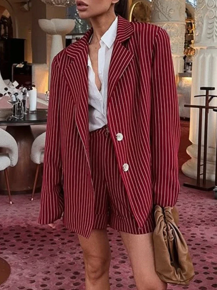 

Commuter Striped Suit Shorts Two-Piece Set For Women Lapel Long Sleeve Blazer Top And High-Waist Short Pants Two-Piece Set