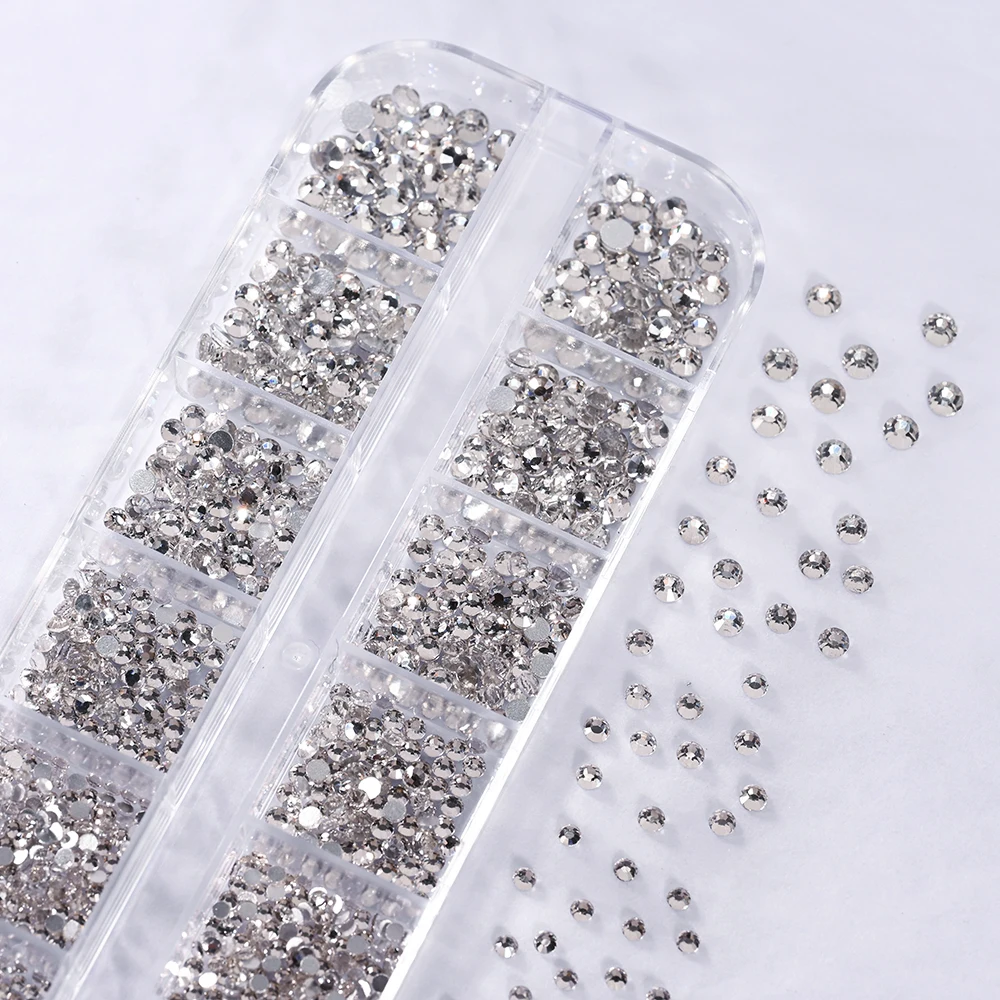 12 grilles 3D blanc Nail Art strass et 2 outils tailles mixtes Flatback rond verre diamant breloques pour ongles bricolage artisanat accessoire de manucure