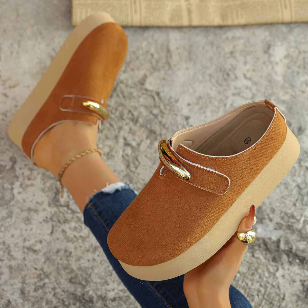 

Women Mules Shoes 2025 New Slip-On Slippers Thick Heel Slippers Women Fashionable Retro Style Rubber Sole Sandals Slides Women