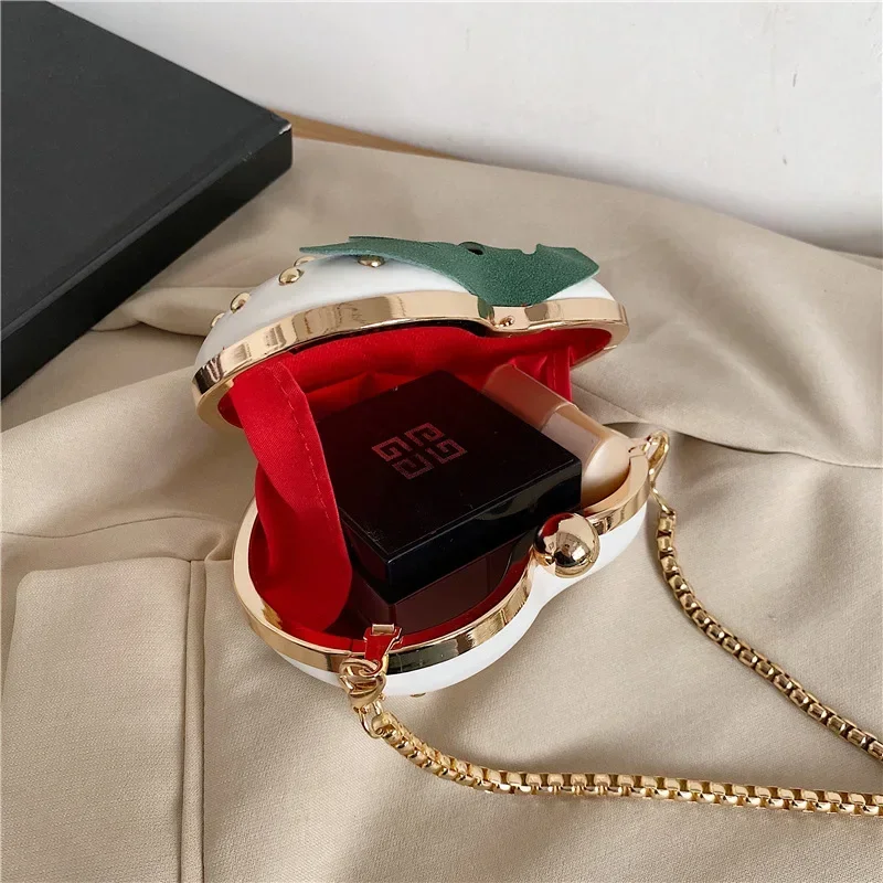 2024 Summer Fashion Cute Heart Strawberry Bag Small Fresh Chain Messenger Bag Rivet Women\'s Shoulder Bag