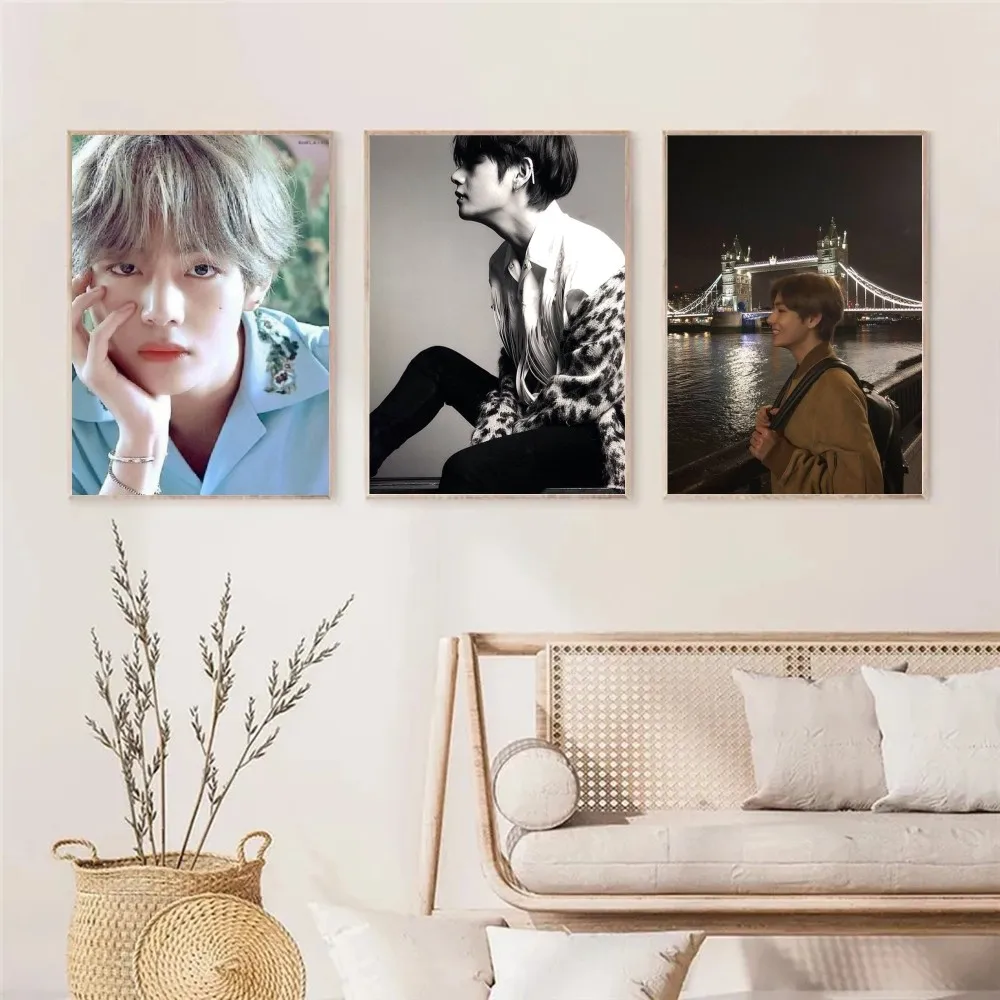 ملصق فني ذاتي اللصق لمغني K-Kpop ، Kim T-Tae ، طبقة H-Hyung V ، ملصق ورقي مقاوم للماء ، قهوة ، منزل ، بار ، غرفة ، ديكور حائط ، 1 واي