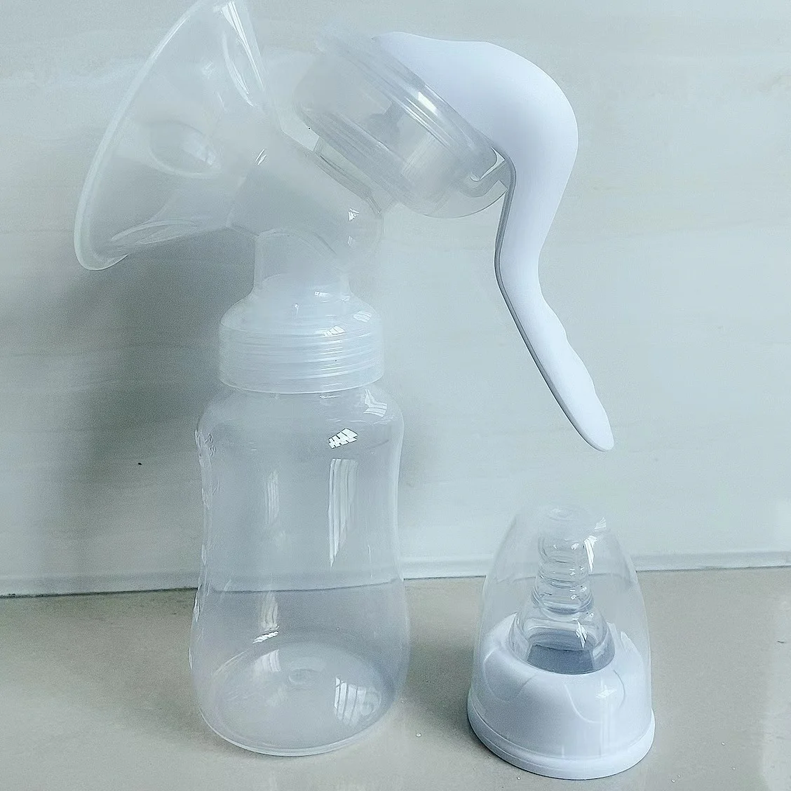 Manual Postpartum Breast Pump Painless High Suction Milking Machine for Pregnant and Postpartum Women Portable Baby Accessories