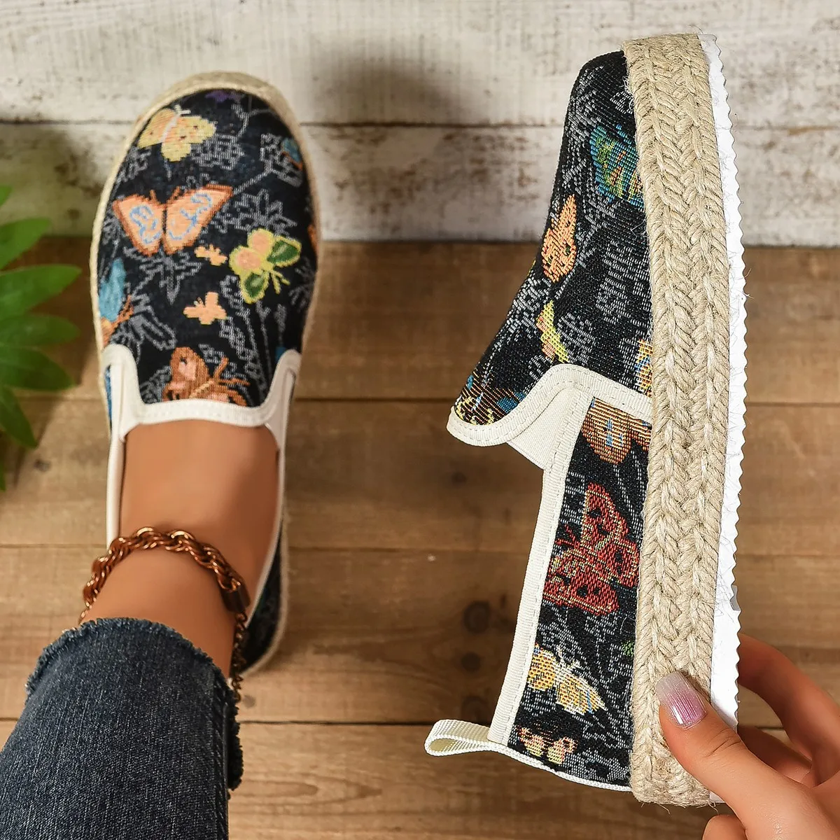 Women Flats Shoes 2024 Summer New Fashion Platform Loafers Flowers Casual Comfortable Sneakers Women Barefoot Shipping Shoes