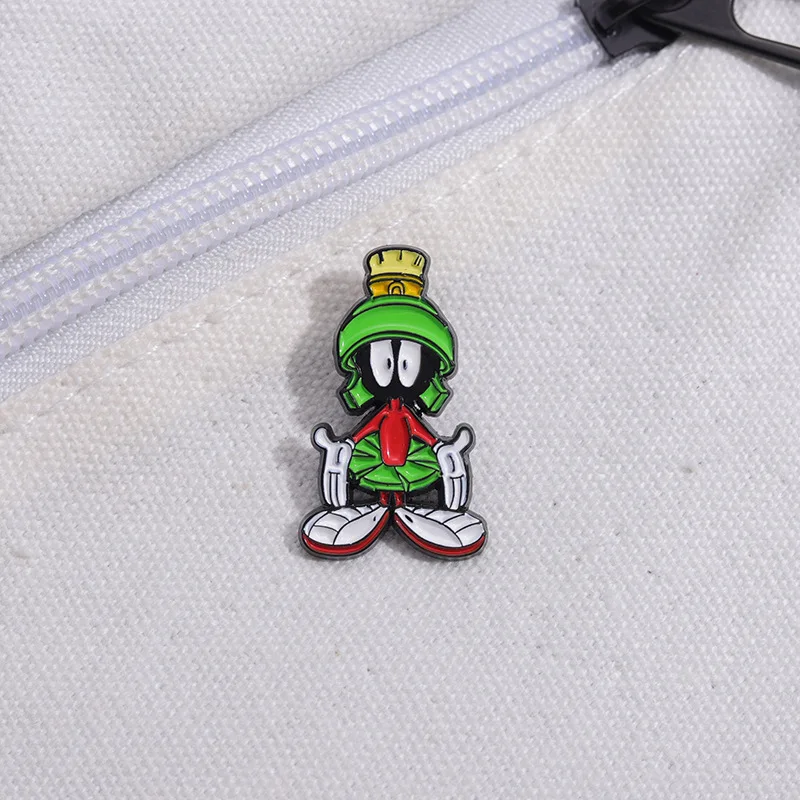 Cute cartoon rabbit brooch Creative animal image Metal badge Accessory pins wholesale gift to friends