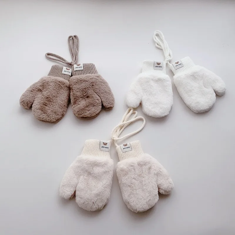 

Children's plush gloves winter boys and girls thickened all-inclusive warm gloves baby neck anti-lost new plush gloves