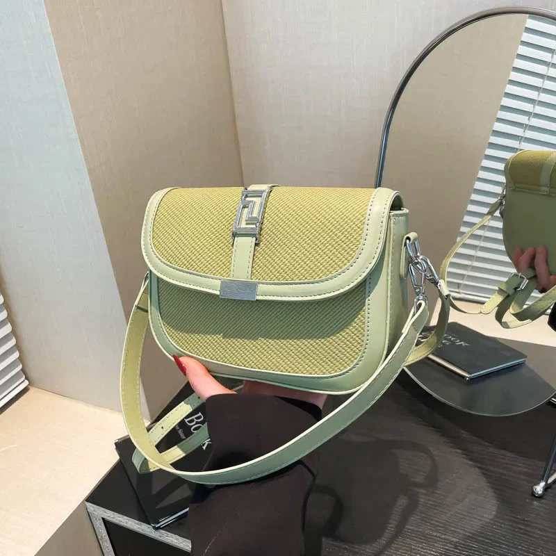 

2025 New Korean Fashion Small Square Bag - Vintage Casual Niche Design, Shoulder/Crossbody Luxury Feel