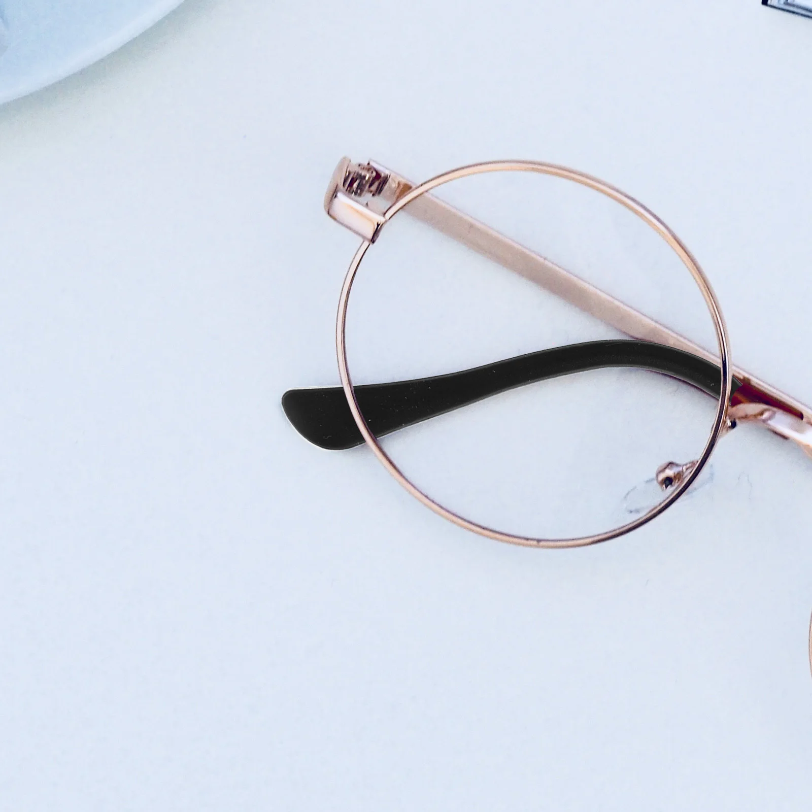 

5Pairs Anti-Slip Eyeglass Holder Set Silicone Ear Grips Prevent Glasses Slipping Comfortable for Kids Adults Eyeglass Ear Grips