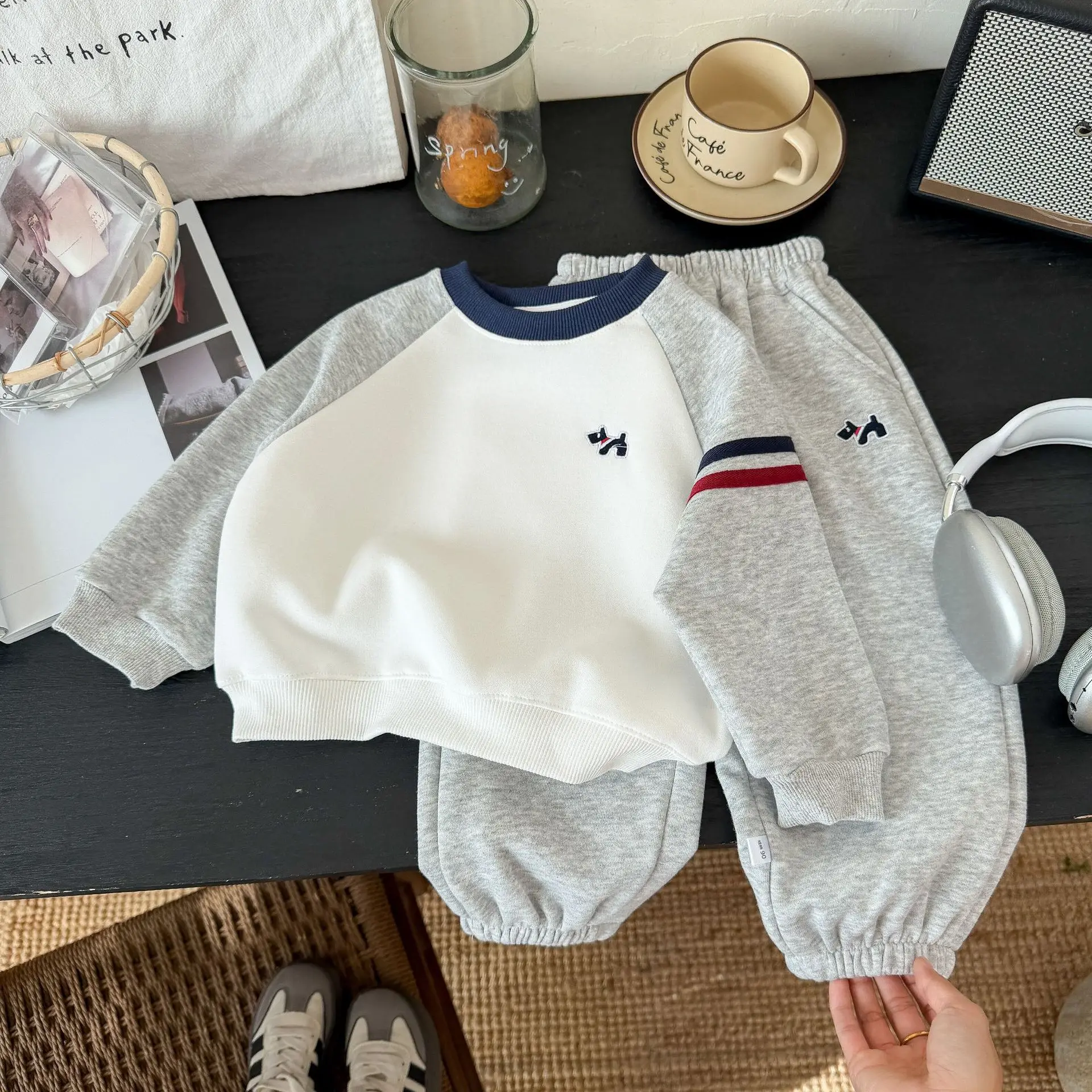 2026 New Spring Children Sweatshirt Suit Boys Girls Embroidery Color Blocking Long-Sleeved Top+Pants 2PCS Kids Fashion Tracksuit