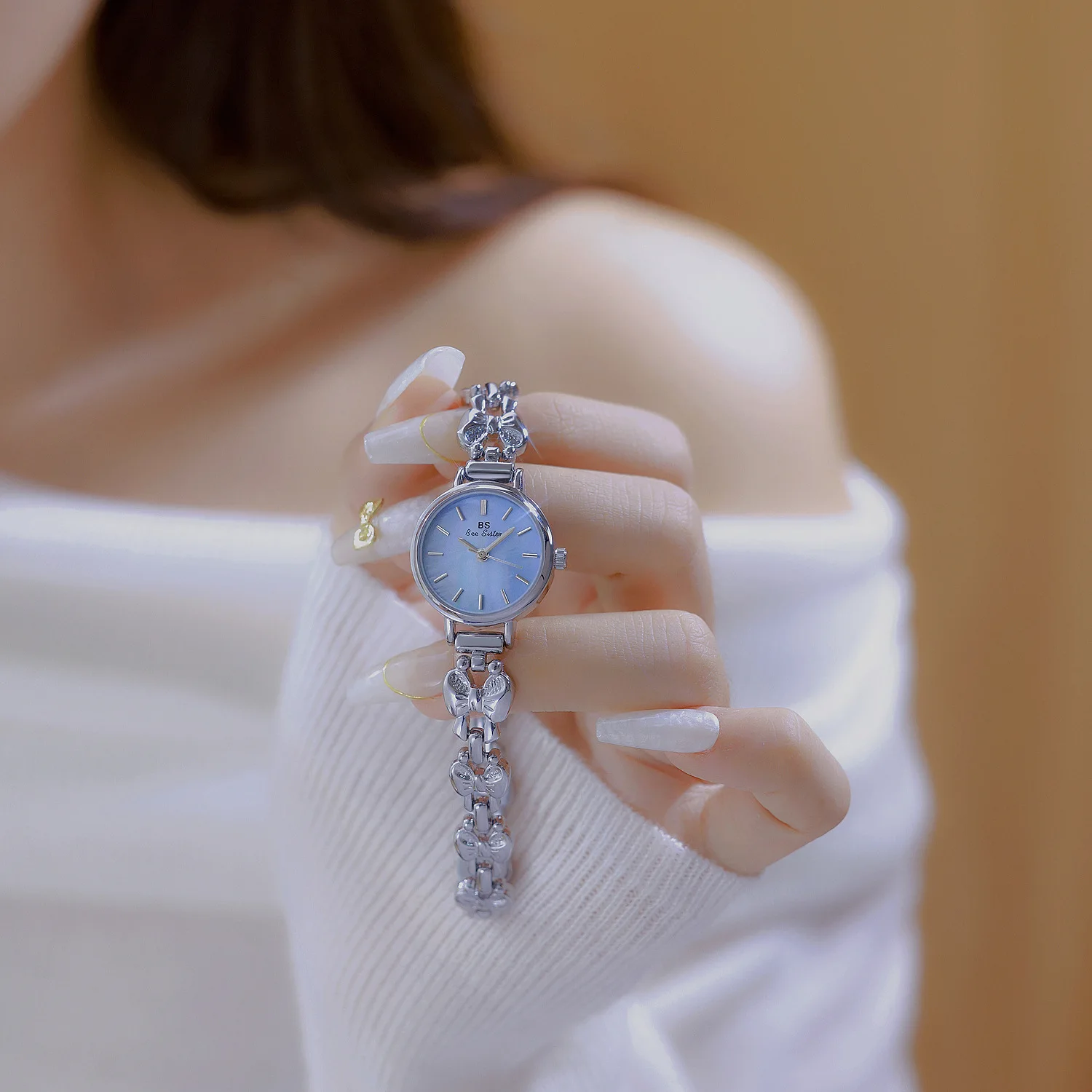 ساعات السيدات خمر سوار الذهب ساعة اليد الصغيرة كوارتز أزياء بسيطة المرأة ووتش جودة عالية