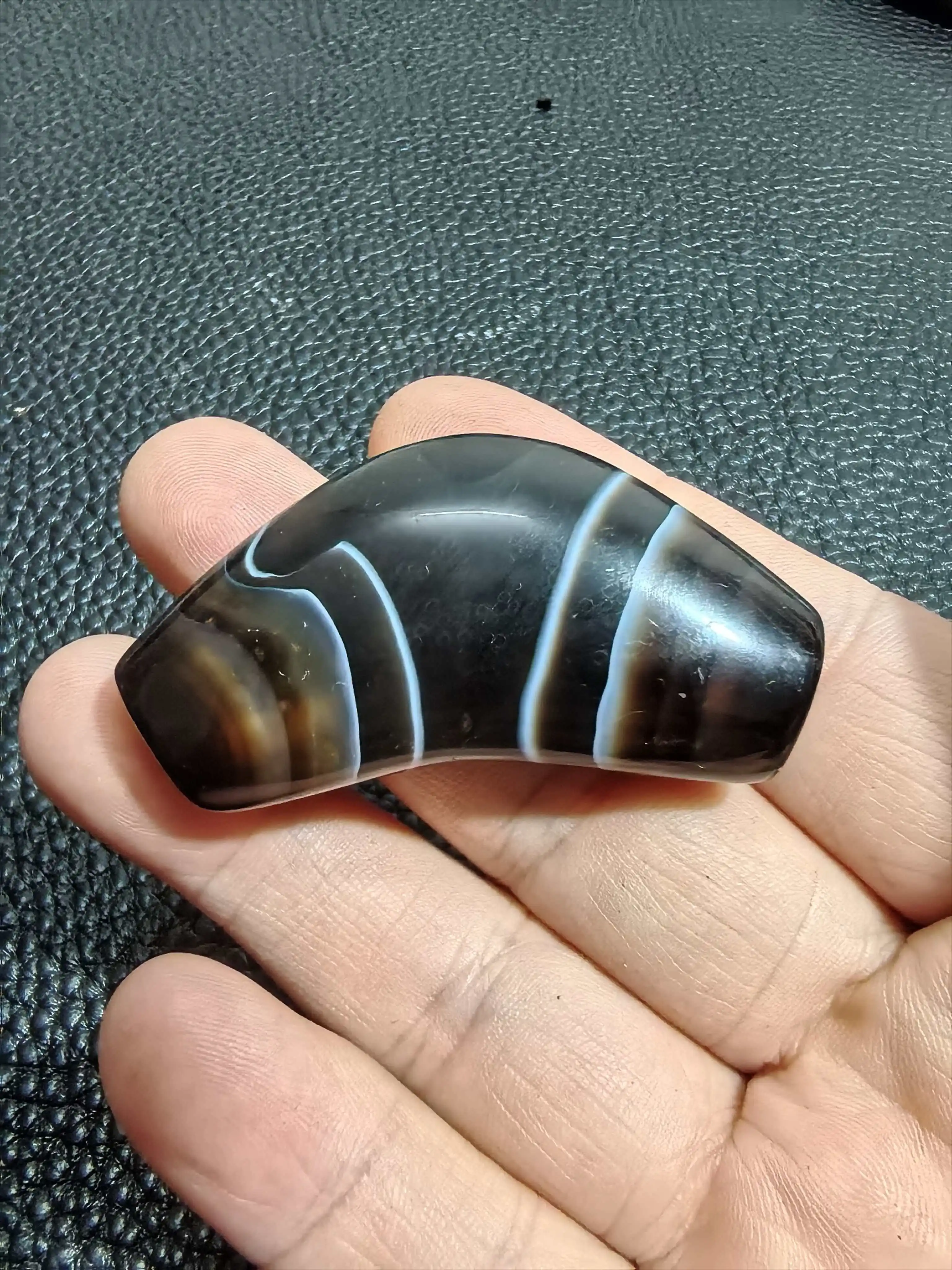 

Black Natural Agate Strip Ox Horn Amulet Retro diy for Bracelet and Necklace Making