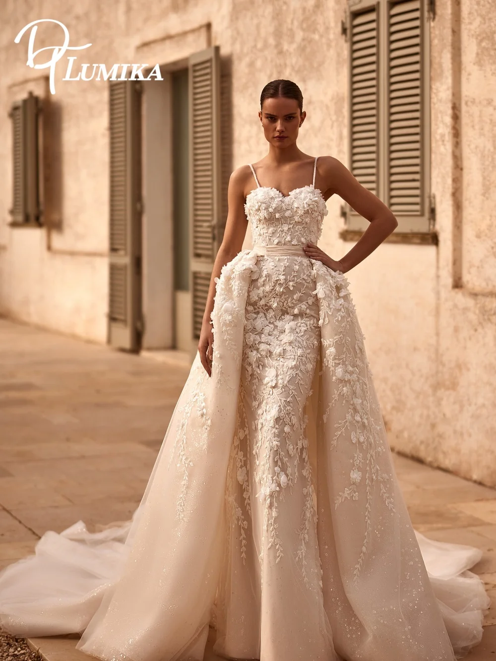 Wykwintna suknia ślubna z odpinaną spódnicą 2026, elegancka suknia ślubna na ramiączkach, urocza tiulowa suknia ślubna z kwiatami 3D, długość do podłogi, szyta na miarę.