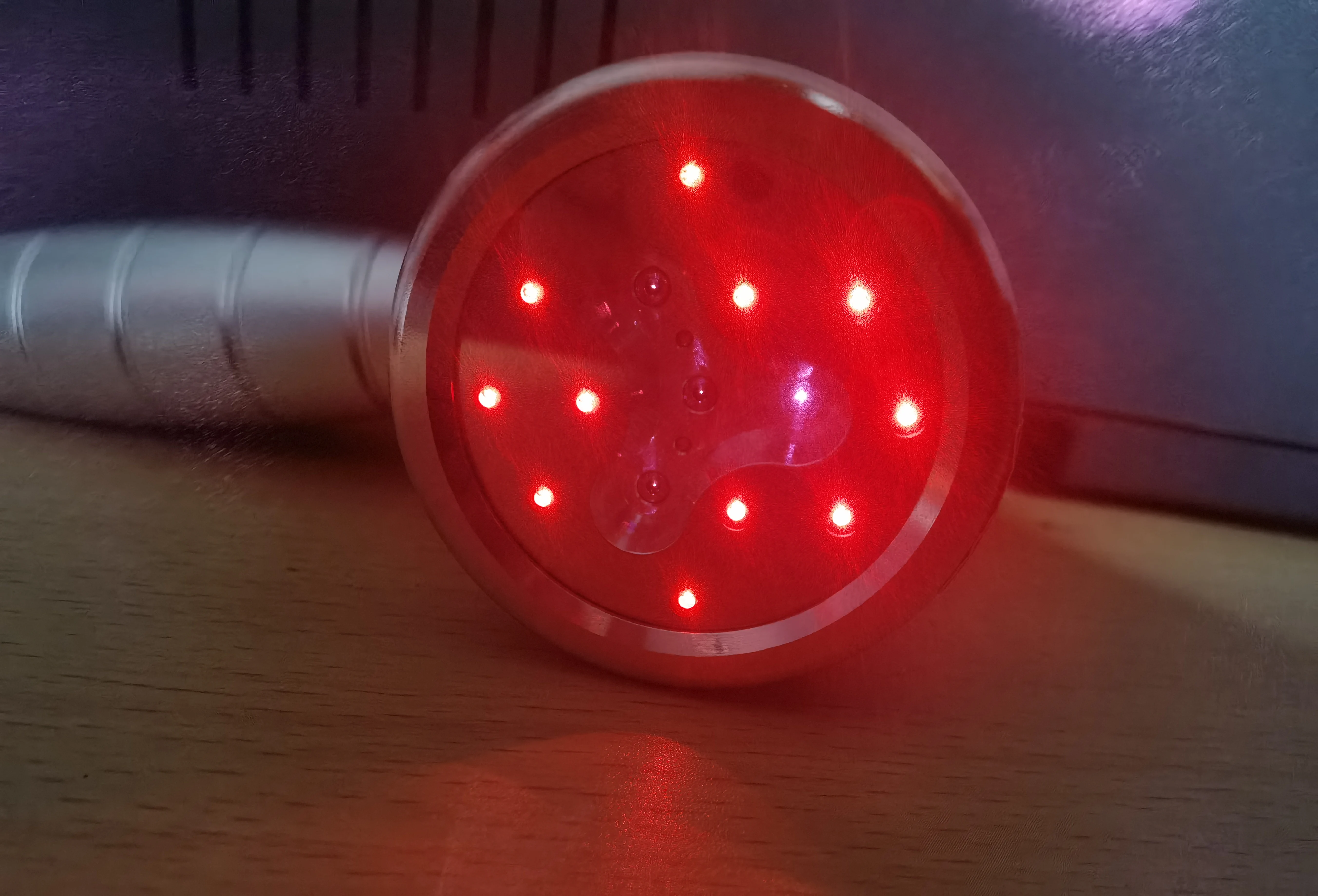 

Умный двухволновой лазерный аппарат для холодной терапии - 2-в-1 для глубокого воздействия на ткани (808 нм) и поверхностного воздействия (650 нм), для домашнего использования