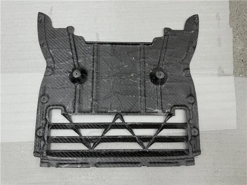 

F90 M5 LCI Защита от сухого масляного радиатора из углерода — вентилируемая конструкция для рассеивания тепла и защиты под кузова