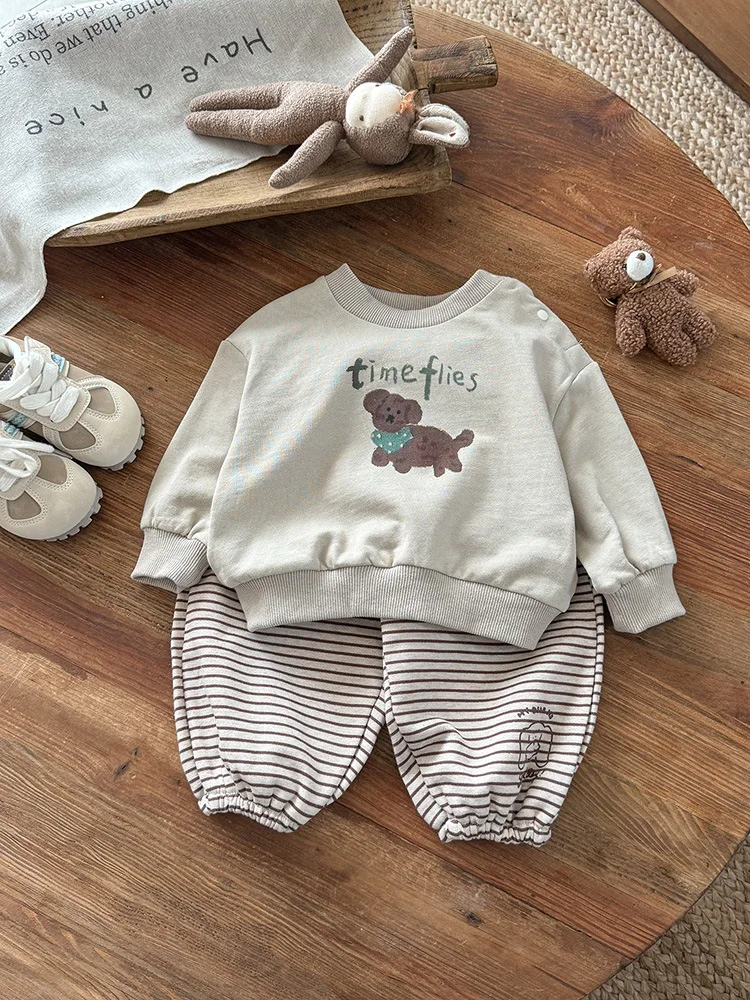 

Boys' Cartoon Sweatshirt Set Autumn New Infant Stylish Shoulder Button Top Striped Pants Two-Piece Set aClass