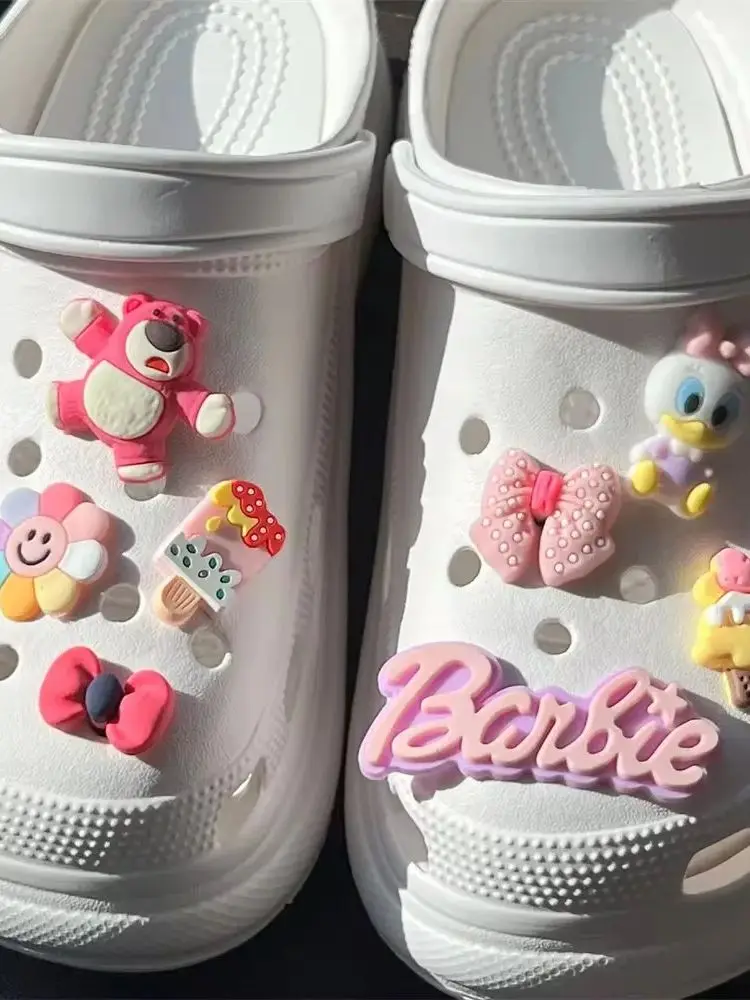 MINISO 1 Sets Of Popular Cute Cartoon Characters Sandal Charms Shoe Accessories Fashion Trend Sandal Decoration